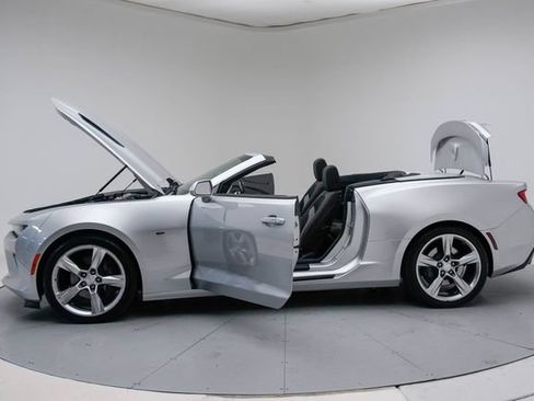 Used 2017 Chevrolet Camaro SS RWD image 18