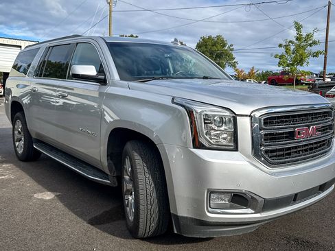 Used 2017 GMC Yukon XL SLT w/ Open Road Package image 17