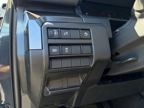 Used 2025 Toyota 4Runner SR5 AWD/4WD image 27