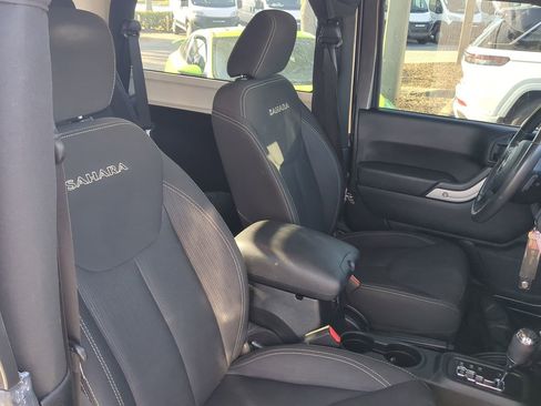 Used 2017 Jeep Wrangler Sahara w/ Connectivity Group image 14