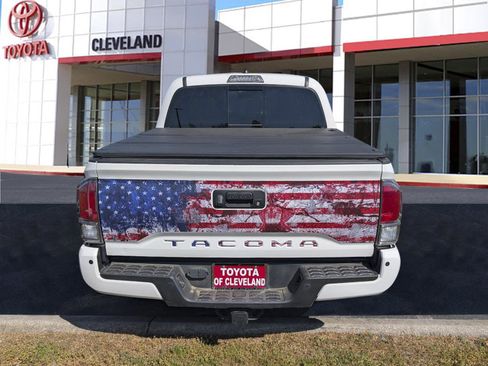 Used 2023 Toyota Tacoma TRD Sport w/ TRD Premium Sport Package AWD/4WD image 6