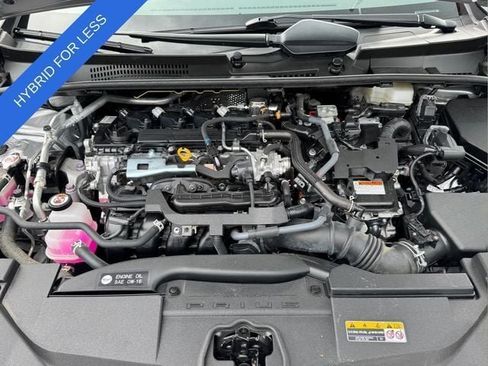 Used 2024 Toyota Prius XLE FWD image 18