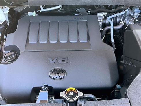 Used 2015 Toyota Highlander XLE AWD/4WD image 32