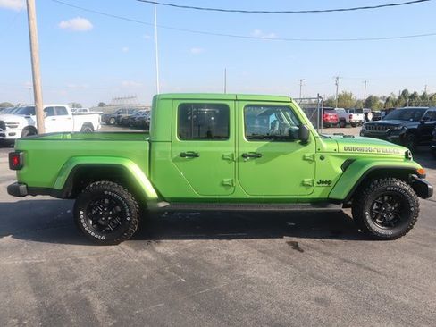 New 2025 Jeep Gladiator Sport image 3
