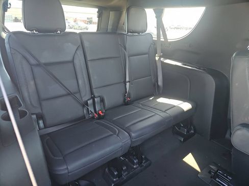 Used 2025 GMC Yukon XL Denali AWD/4WD image 13