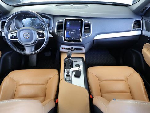 Used 2018 Volvo XC90 T5 Momentum w/ Convenience Package AWD/4WD image 16