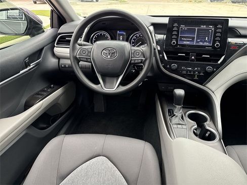 Used 2023 Toyota Camry LE image 10