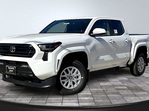 New 2025 Toyota Tacoma SR5 image 2
