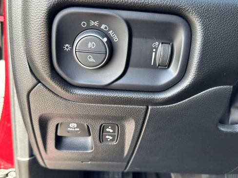 Used 2025 RAM 1500 Big Horn AWD/4WD image 21