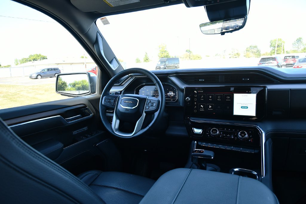 Used 2025 GMC Sierra 1500 Denali w/ Denali Reserve Package AWD/4WD image 26