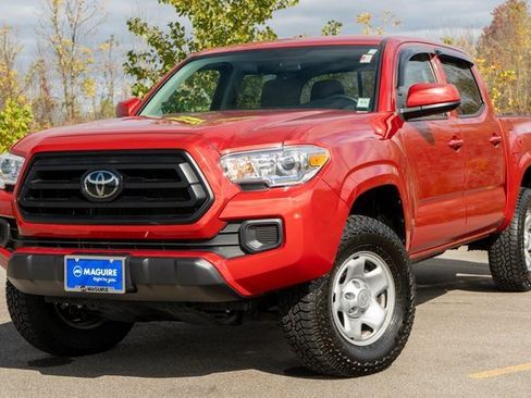 Used 2022 Toyota Tacoma SR image 1