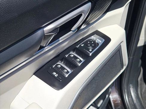 Used 2022 Kia Telluride S FWD image 10
