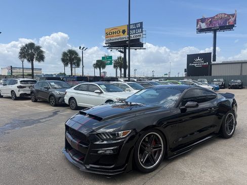 Used 2017 Ford Mustang GT w/ Black Accent Package image 7