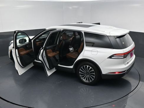 Used 2023 Lincoln Aviator Reserve w/ Equipment Group 201A image 22
