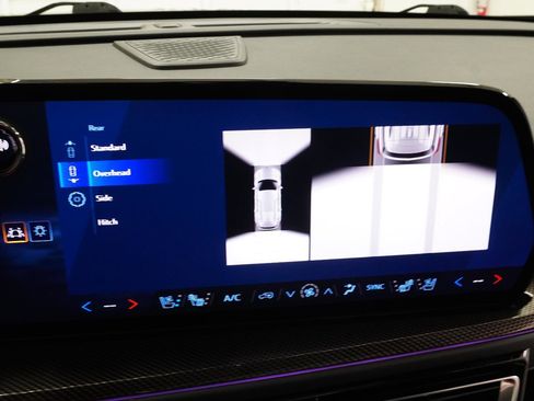 Used 2025 Chevrolet Traverse High Country w/ LPO, Floor Liner Package FWD image 31