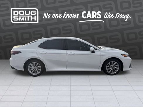 Used 2023 Toyota Camry LE image 6
