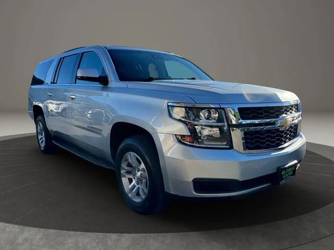 Used 2019 Chevrolet Suburban LT image 4
