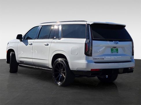 Used 2021 Cadillac Escalade ESV Sport Platinum w/ Heavy-Duty Trailer Package image 4