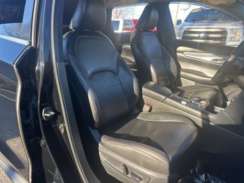 Used 2019 INFINITI QX50 Essential w/ Premium Heat Package image 9