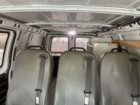 Used 2021 GMC Savana 2500 w/ Driver Convenience Package image 22