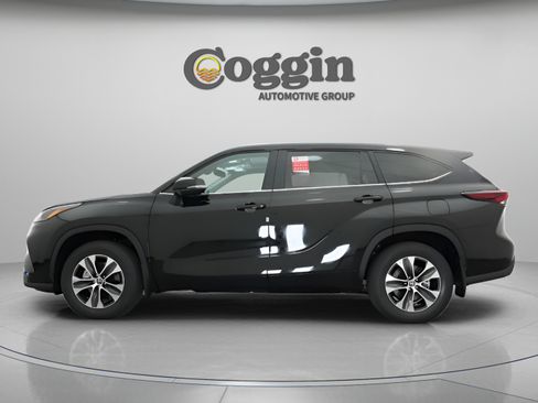 Certified 2026 Toyota Highlander XLE AWD/4WD image 19