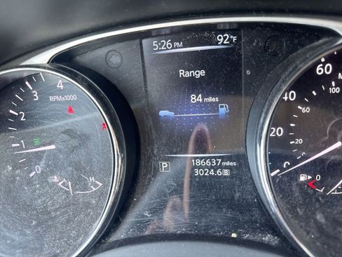 Used 2014 Nissan Rogue S AWD/4WD image 9
