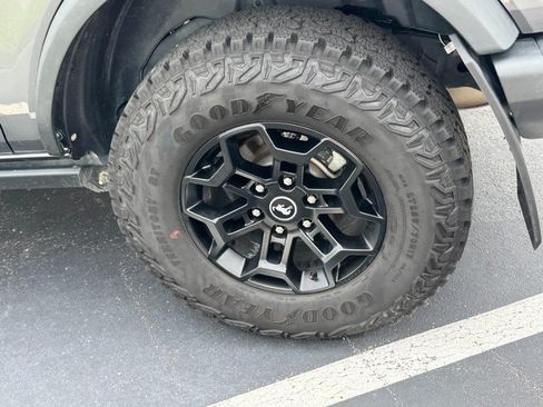 Used 2023 Ford Bronco Black Diamond AWD/4WD image 8