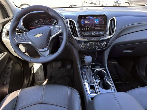Used 2023 Chevrolet Equinox Premier AWD/4WD image 16