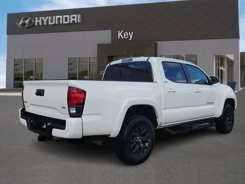 Used 2023 Toyota Tacoma SR5 w/ Technology Package image 4