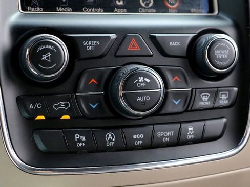 Used 2016 Jeep Grand Cherokee Overland AWD/4WD image 18