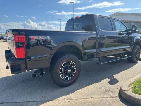 Used 2025 Ford F250 Platinum w/ FX4 Off-Road Package image 4