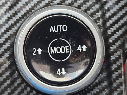 Used 2025 Chevrolet Colorado Trail Boss image 17