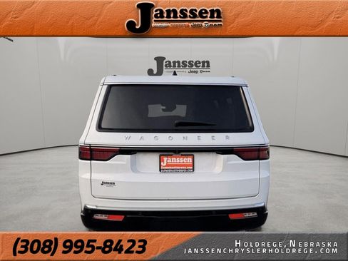 Used 2025 Jeep Wagoneer L 4WD image 1