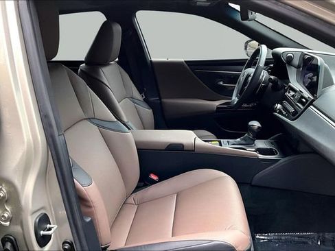 Used 2024 Lexus ES 350 w/ Premium Package image 20