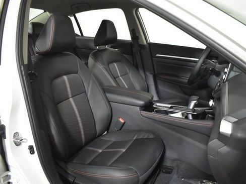 Certified 2025 Nissan Altima 2.5 SR image 33