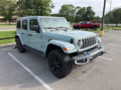 Used 2024 Jeep Wrangler Unlimited Sahara w/ Safety Group AWD/4WD image 3