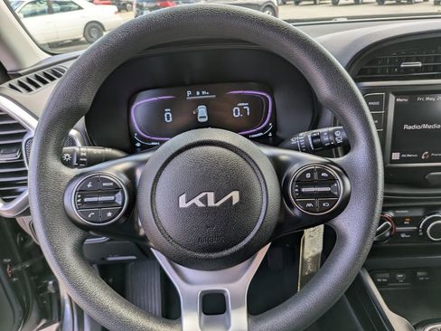 Certified 2025 Kia Soul LX FWD image 28