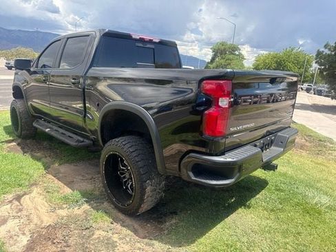 Used 2023 Chevrolet Silverado 1500 ZR2 w/ Technology Package AWD/4WD image 4