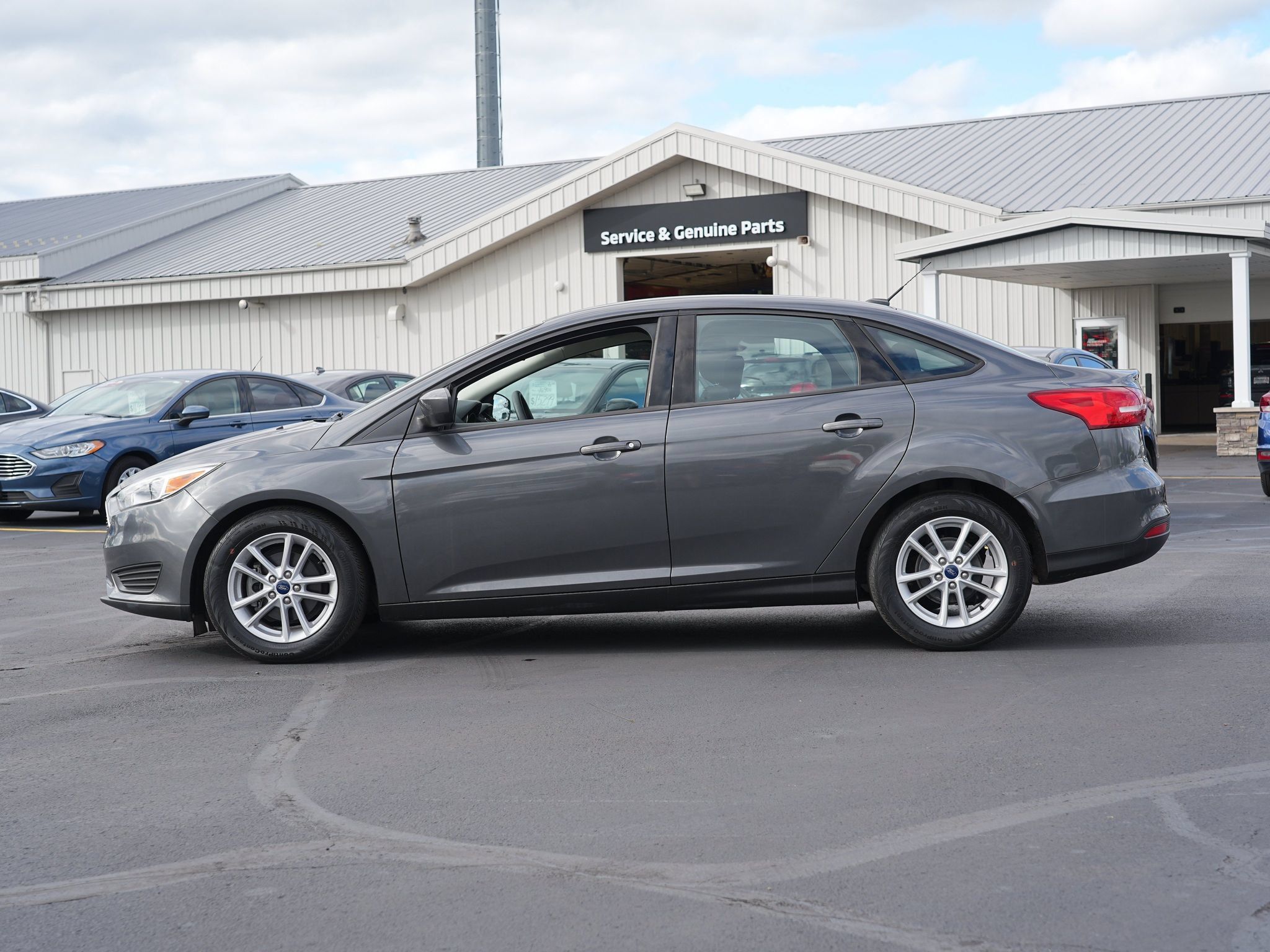 Used 2018 Ford Focus SE FWD image 7