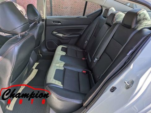 Used 2021 Nissan Altima 2.5 SR w/ SR Premium Package image 16