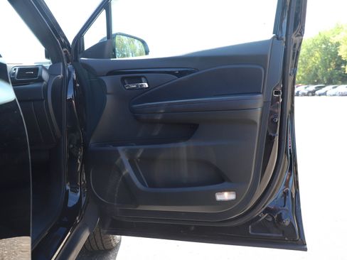 Used 2024 Honda Ridgeline Black Edition image 9