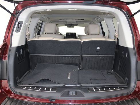 Used 2024 Nissan Armada Platinum w/ Captain's Chairs Package image 16