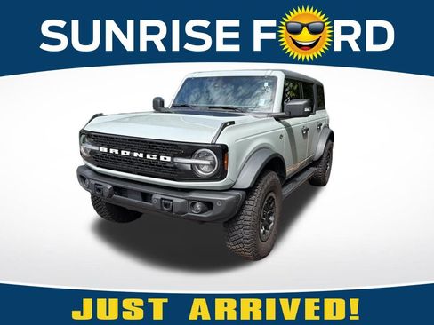 Used 2023 Ford Bronco Wildtrak image 1