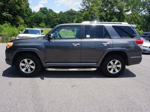 Used 2010 Toyota 4Runner SR5 AWD/4WD image 16