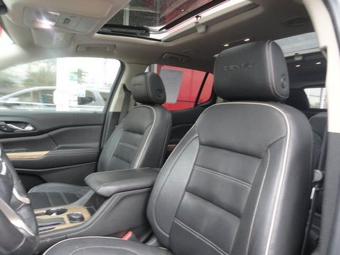Used 2017 GMC Acadia Denali w/ Technology Package AWD/4WD image 8