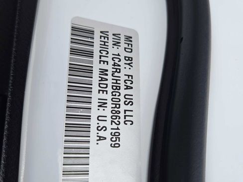 Used 2024 Jeep Grand Cherokee Limited image 42