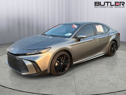 Certified 2025 Toyota Camry SE FWD image 2