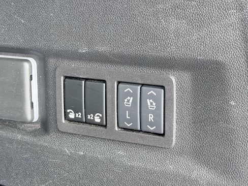 Used 2024 Chevrolet Tahoe Premier image 10