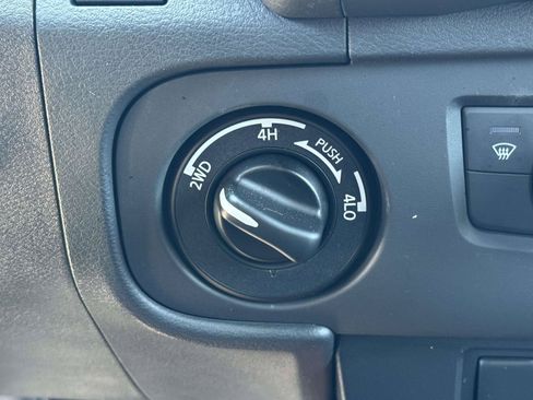 Used 2025 Nissan Frontier PRO-4X AWD/4WD image 27