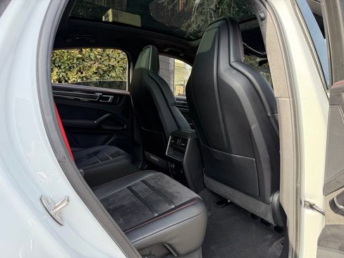 Used 2023 Porsche Cayenne GTS image 39